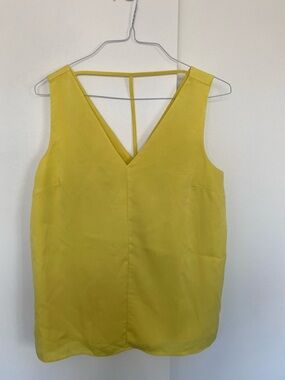 Bar III Yellow V-Neck Sleeveless Camisole